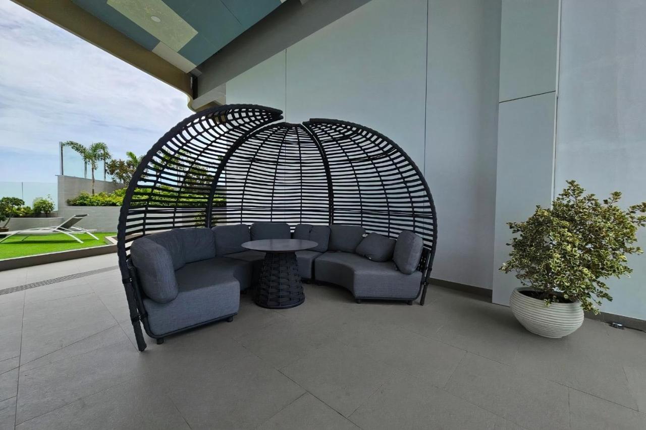 Luxury Sea View Room Beach Front Luxury Jomtien Beach Exteriör bild